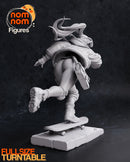Slink Skater Girl Nomnom Original (Nomnom Figures)