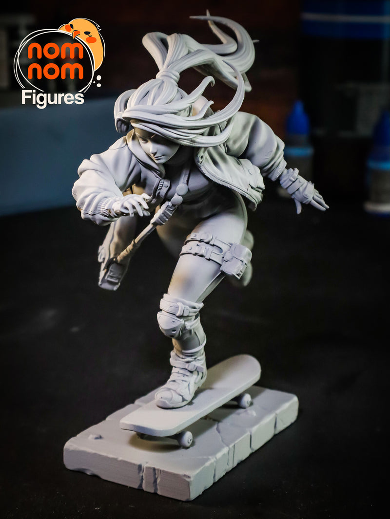 Slink Skater Girl Nomnom Original (Nomnom Figures)