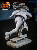 Slink Skater Girl Nomnom Original (Nomnom Figures)