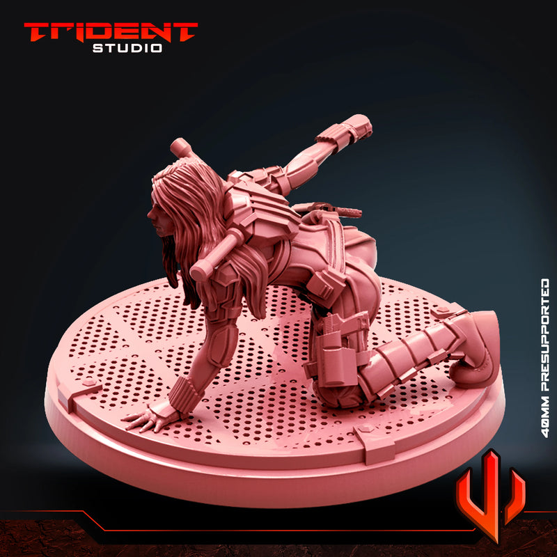 Black Widow 2021 - Sculpt A Marvel MCP-compatible 40mm resin proxy miniature by Trident Miniatures - product image 3
