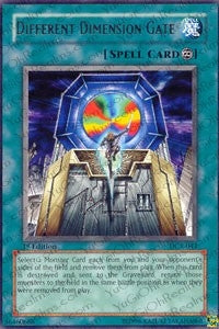 Different Dimension Gate [DCR-044] Rare