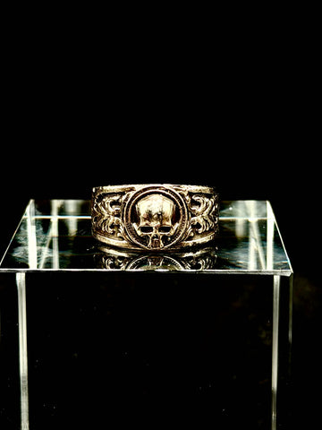 Baroque Skull Ring hand-cast ancient brass front view