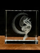 Alien Xenomorph Embryo 3D Crystal Engraving – Sci-Fi Laser Crystal Display