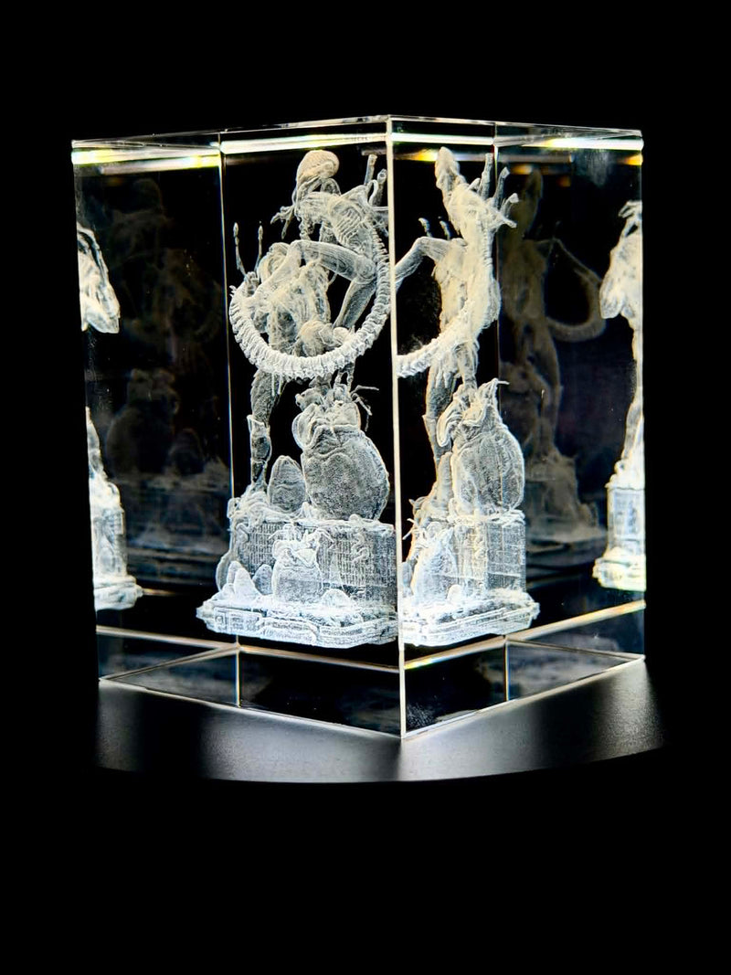 Alien vs Predator Diorama 3D Crystal Engraving – Large Sci-Fi Horror Laser Crystal Display