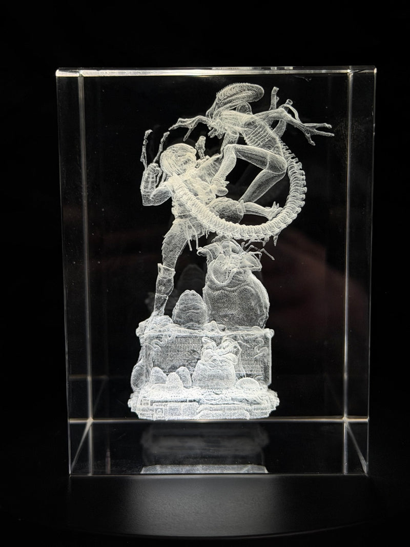 Alien vs Predator Diorama 3D Crystal Engraving – Large Sci-Fi Horror Laser Crystal Display