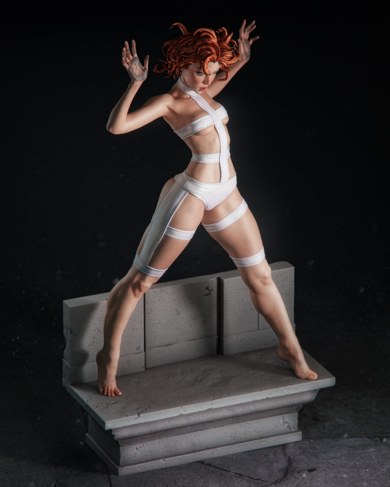 Leeloo Resin Statue - view 4