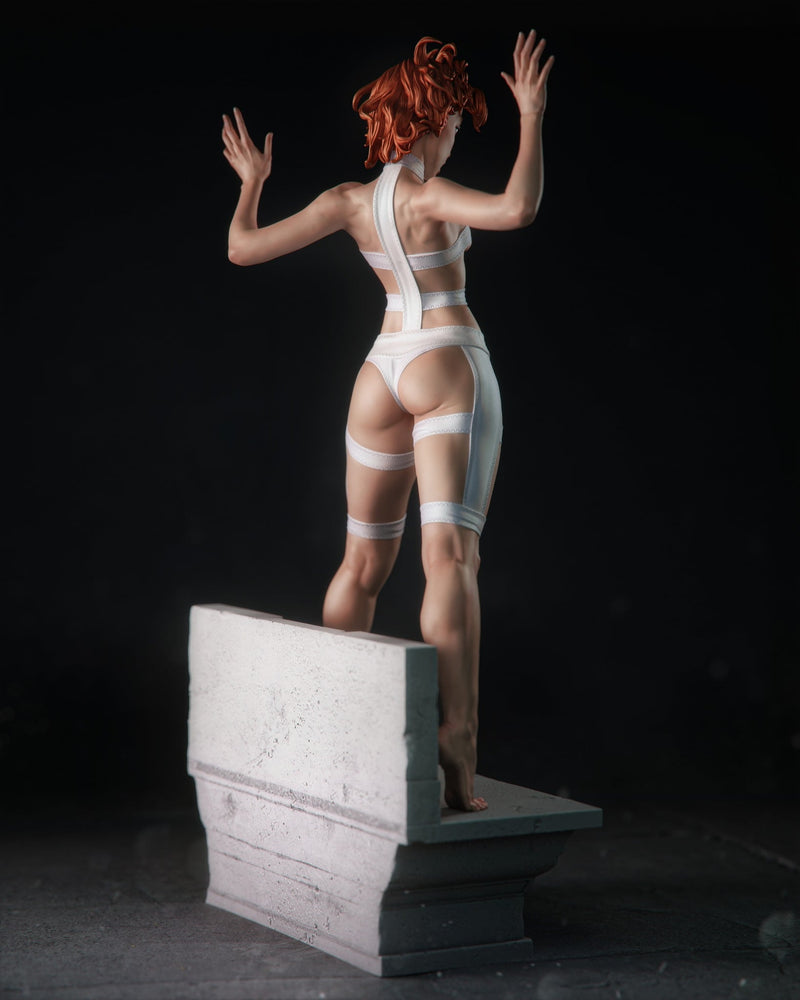 Leeloo Resin Statue - view 5